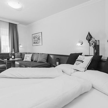 אישגל Hotel24Steps מראה חיצוני תמונה